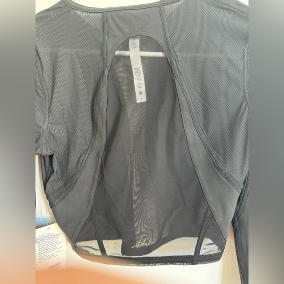 Lululemon top - Picture 2 of 3